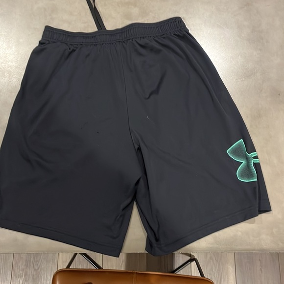 Under Armour Shorts - Picture 4 of 5